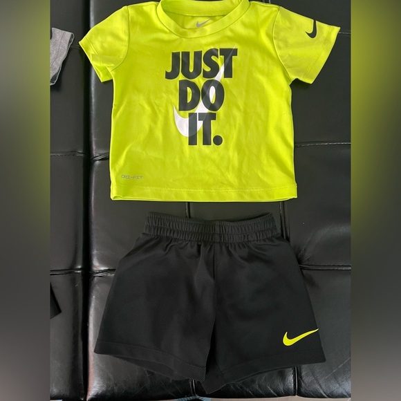 Nike Gray Dri-FIT T-Shirt - Picture 5 of 5